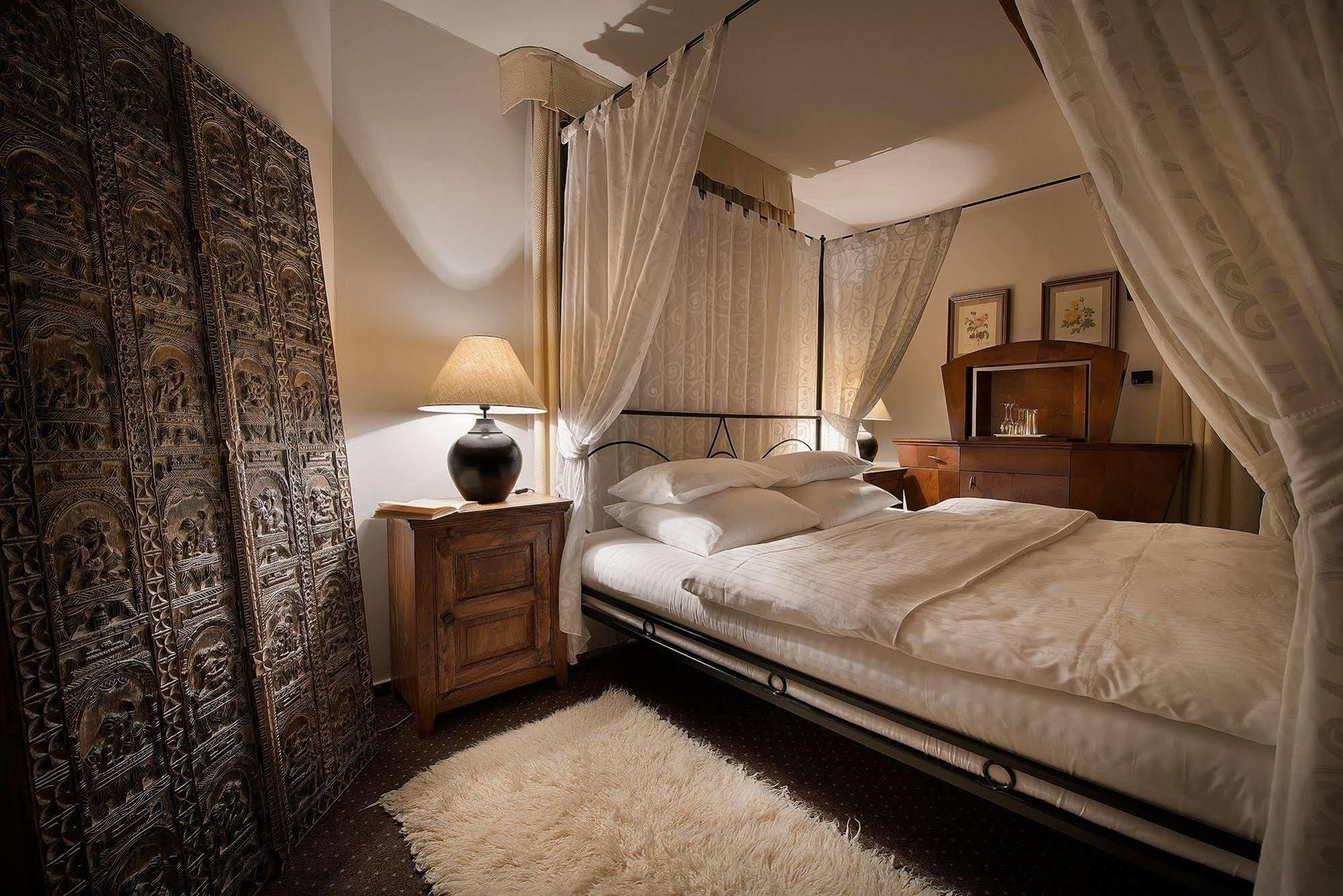 Chateau Loucen Garden Retreat Экстерьер фото